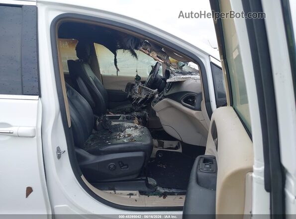 2C4RC1EG0JR315642 2018 CHRYSLER PACIFICA White Widok wnętrza z przodu