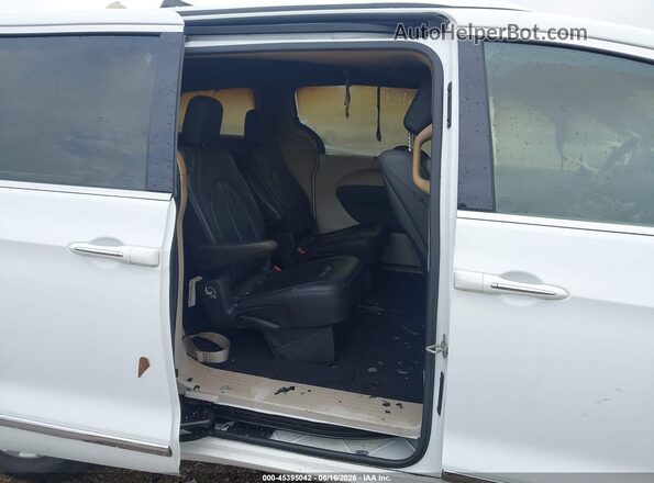 2C4RC1EG0JR315642 2018 CHRYSLER PACIFICA White Widok naklejki z numerem VIN