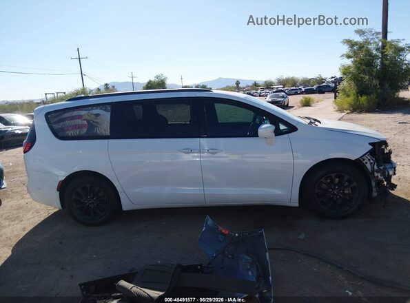 2C4RC1EG1KR575940 2019 CHRYSLER PACIFICA Белый Вид задней части салона