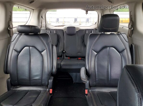 2C4RC1EG2HR584932 2017 CHRYSLER PACIFICA Серый Вид задних сидений