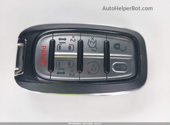 2C4RC1EG2JR175299 2018 CHRYSLER PACIFICA Blue Вид панелі приладів