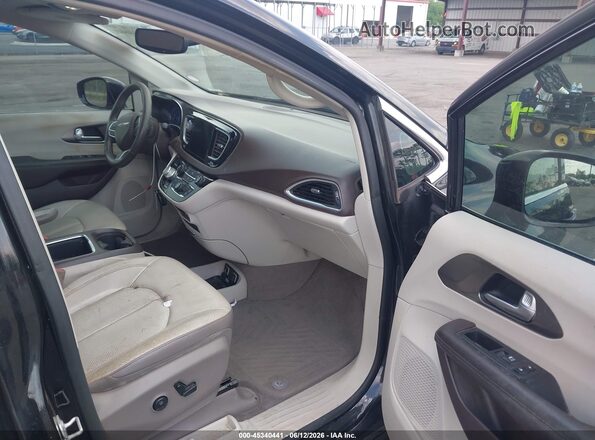 2C4RC1EG2JR193754 2018 CHRYSLER PACIFICA Black Вид салону спереду