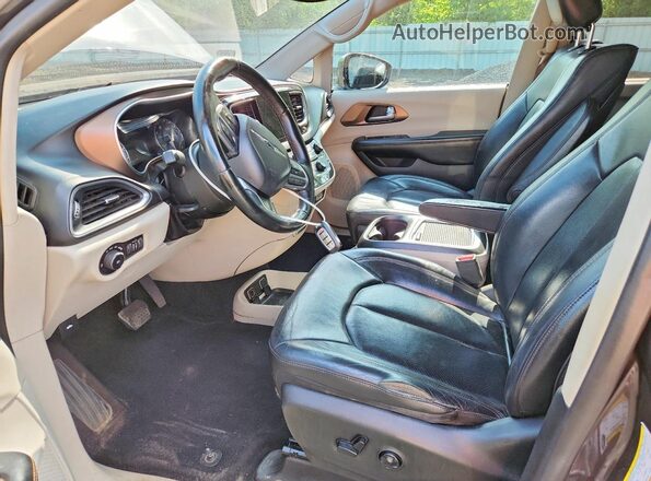 2C4RC1EG3HR543077 2017 CHRYSLER PACIFICA Charcoal Widok wnętrza z przodu