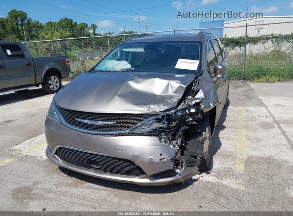 2C4RC1EG3HR565046 2017 CHRYSLER PACIFICA Gold Front view