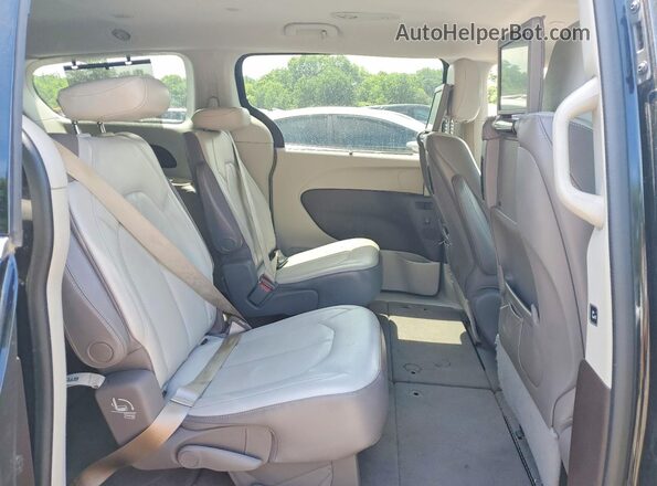 2C4RC1EG3HR628274 2017 CHRYSLER PACIFICA Black Widok wnętrza z tyłu