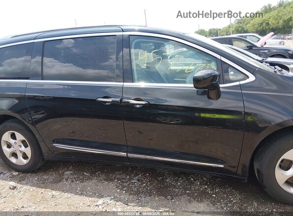 2C4RC1EG4HR778510 2017 CHRYSLER PACIFICA Black უკანა სალონის ხედი