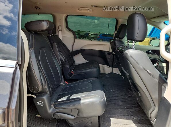2C4RC1EG4LR104396 2020 CHRYSLER PACIFICA Gray Вид задньої частини салону