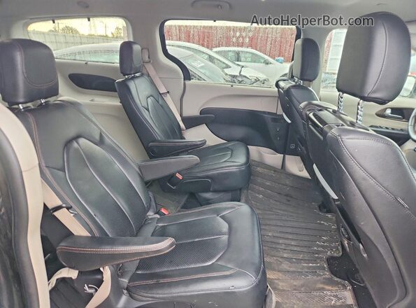 2C4RC1EG5HR637851 2017 CHRYSLER PACIFICA Gray Vista interior trasera
