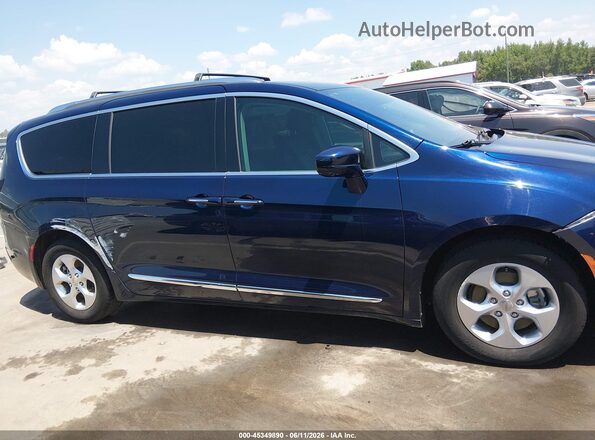 2C4RC1EG5HR763367 2017 CHRYSLER PACIFICA Blue Вид задньої частини салону