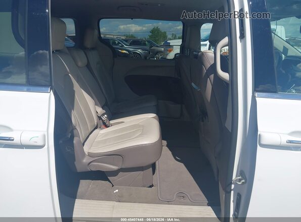 2C4RC1EG5JR338611 2018 CHRYSLER PACIFICA White Vista de la etiqueta del VIN