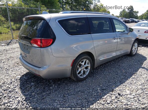 2C4RC1EG6HR756797 2017 CHRYSLER PACIFICA Silver Tył prawy