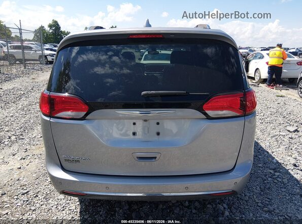 2C4RC1EG6HR756797 2017 CHRYSLER PACIFICA Silver 