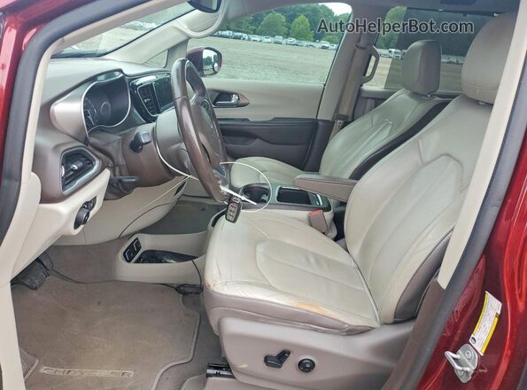 2C4RC1EG6JR127319 2018 CHRYSLER PACIFICA Red Widok wnętrza z przodu