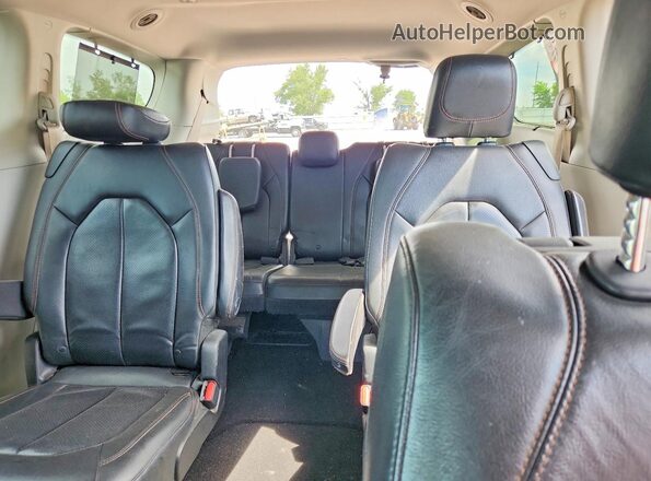 2C4RC1EG6JR247900 2018 CHRYSLER PACIFICA Black Rear seats view