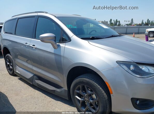 2C4RC1EG6JR330503 2018 CHRYSLER PACIFICA Gray Սալոնի հետևի տեսք