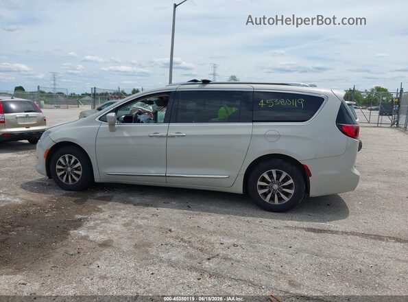 2C4RC1EG7KR673659 2019 CHRYSLER PACIFICA White Панорамний вид салону 360°