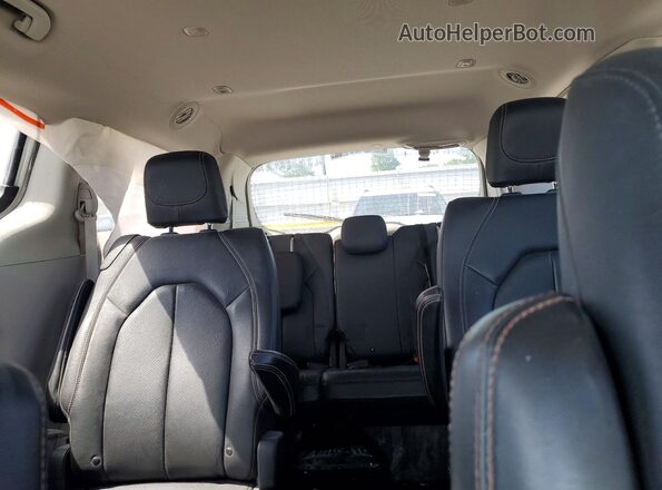 2C4RC1EG8LR210558 2020 CHRYSLER PACIFICA White უკანა სავარძლების ხედი