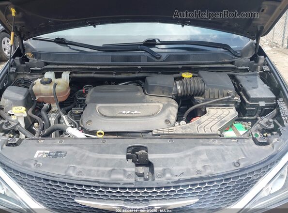 2C4RC1EG9HR591375 2017 CHRYSLER PACIFICA Gray 