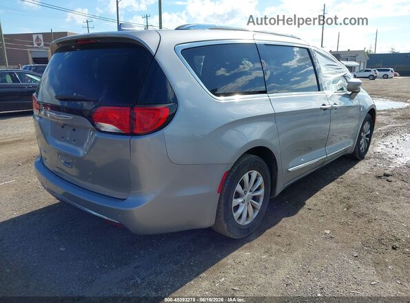 2C4RC1EG9HR851385 2017 CHRYSLER PACIFICA Silver Tył prawy
