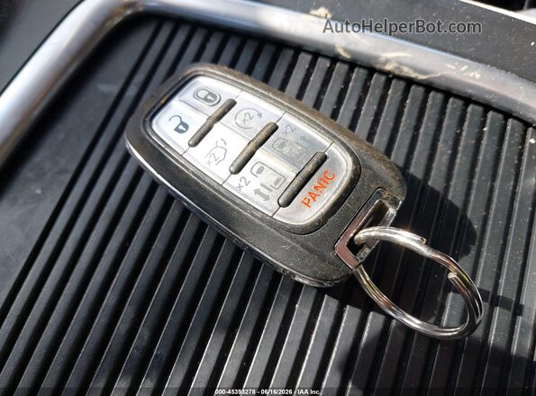 2C4RC1EG9HR851385 2017 CHRYSLER PACIFICA Silver Widok deski rozdzielczej