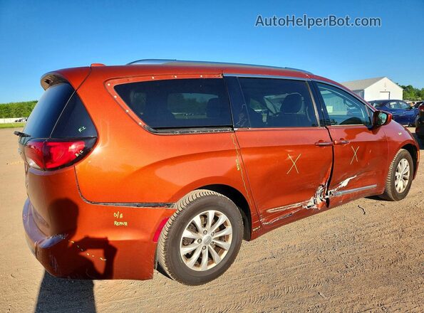 2C4RC1EG9JR172299 2018 CHRYSLER PACIFICA Оранжевый Задняя правая четверть