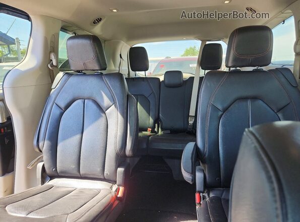 2C4RC1EG9JR262116 2018 CHRYSLER PACIFICA Black უკანა სავარძლების ხედი