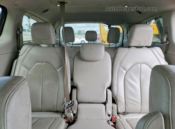 2C4RC1EGXHR538619 2017 CHRYSLER PACIFICA Gray უკანა სავარძლების ხედი