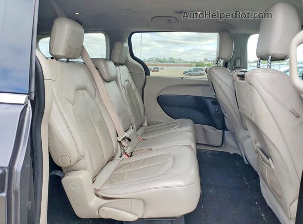 2C4RC1EGXHR538619 2017 CHRYSLER PACIFICA Gray უკანა სალონის ხედი