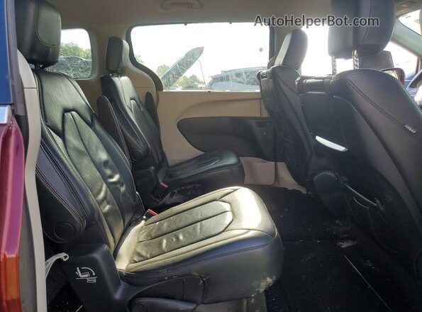 2C4RC1EGXHR543187 2017 CHRYSLER PACIFICA Red Widok wnętrza z tyłu