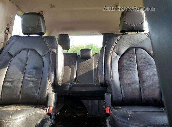 2C4RC1EGXHR543187 2017 CHRYSLER PACIFICA Red Widok tylnych siedzeń