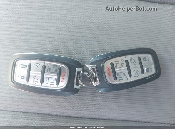 2C4RC1FG1LR248311 2020 CHRYSLER PACIFICA Серый Вид панели приборов
