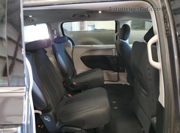 2C4RC1FG2JR355977 2018 CHRYSLER PACIFICA Gray უკანა სალონის ხედი