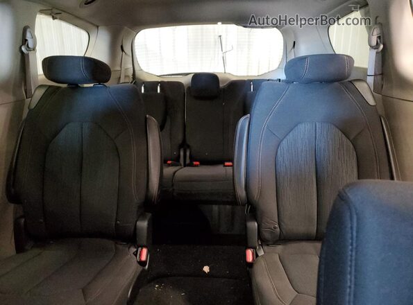 2C4RC1FG2JR355977 2018 CHRYSLER PACIFICA Gray უკანა სავარძლების ხედი