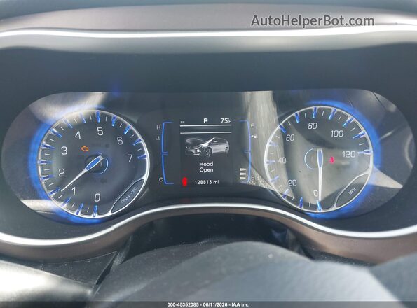 2C4RC1FG4JR125759 2018 CHRYSLER PACIFICA Белый Вид задних сидений