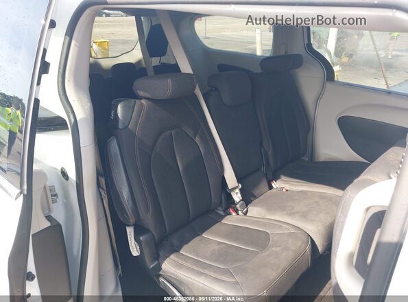 2C4RC1FG4JR125759 2018 CHRYSLER PACIFICA Белый Вид наклейки с VIN-кодом