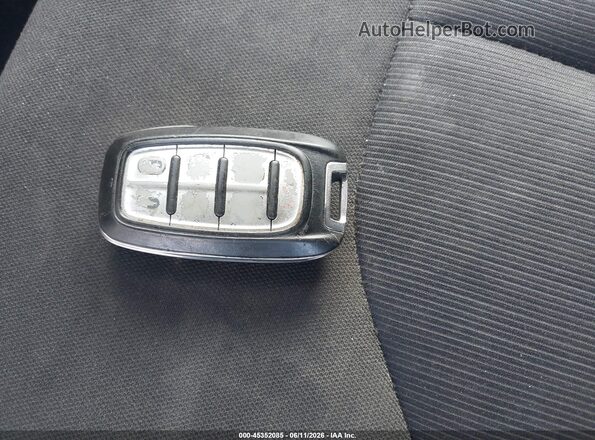 2C4RC1FG4JR125759 2018 CHRYSLER PACIFICA Белый Вид панели приборов