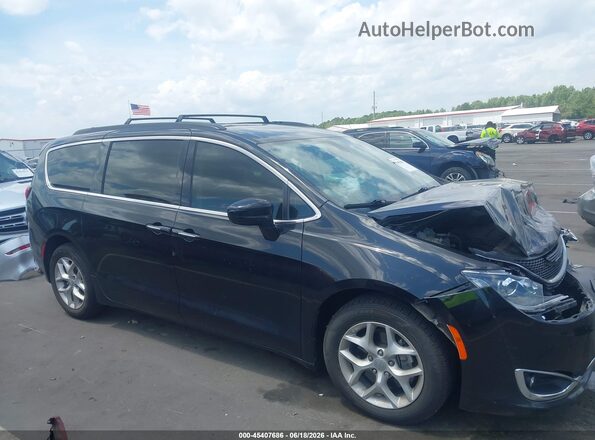 2C4RC1FG4LR143360 2020 CHRYSLER PACIFICA Black Rear interior view