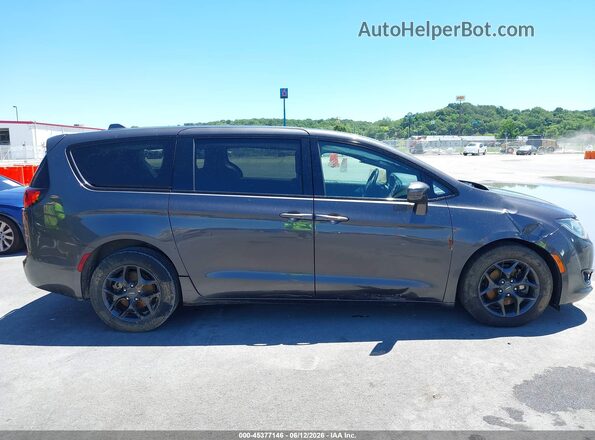 2C4RC1FG5LR100422 2020 CHRYSLER PACIFICA Gray Rear interior view