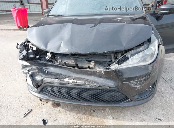 2C4RC1FG6JR235101 2018 CHRYSLER PACIFICA Black Front view