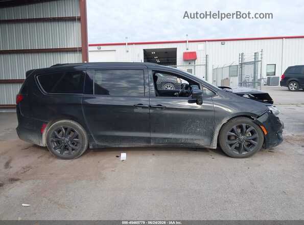 2C4RC1FG6JR235101 2018 CHRYSLER PACIFICA Black 360 interior view