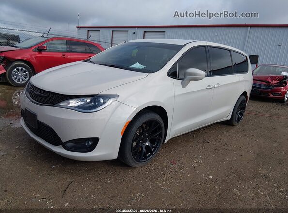 2C4RC1FG7KR609250 2019 CHRYSLER PACIFICA Gray Przód lewy