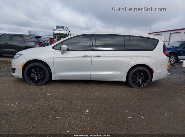 2C4RC1FG7KR609250 2019 CHRYSLER PACIFICA Gray Widok wnętrza 360 stopni