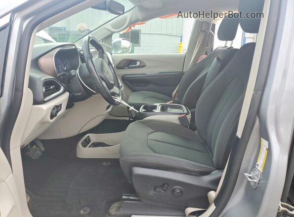 2C4RC1FG9KR705235 2019 CHRYSLER PACIFICA Silver Front interior view