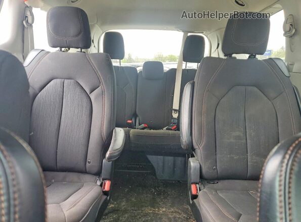 2C4RC1FG9KR705235 2019 CHRYSLER PACIFICA Silver Rear seats view