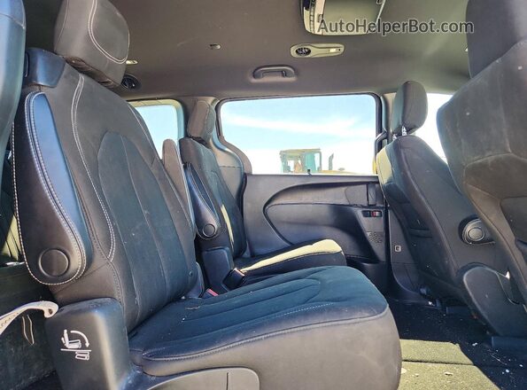 2C4RC1FGXLR147364 2020 CHRYSLER PACIFICA Черный Вид задней части салона