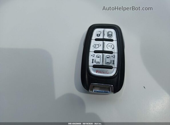 2C4RC1GG0JR272272 2018 CHRYSLER PACIFICA White Առջևի վահանակի տեսք