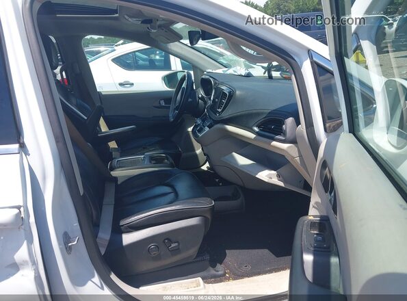 2C4RC1GG0JR272398 2018 CHRYSLER PACIFICA White Սալոնի դիմացի տեսք