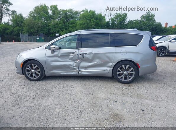 2C4RC1GG0KR604020 2019 CHRYSLER PACIFICA Silver 360 interior view