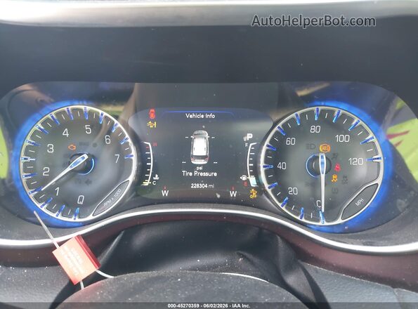2C4RC1GG1HR533726 2017 CHRYSLER PACIFICA Burgundy Вид задніх сидінь