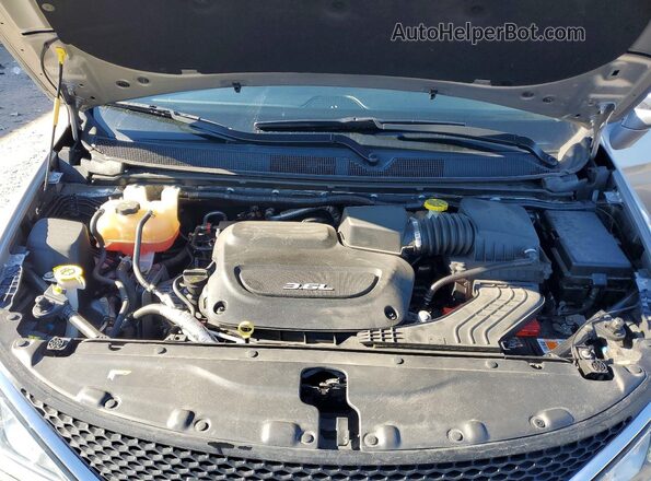 2C4RC1GG1JR103572 2018 CHRYSLER PACIFICA Silver Engine compartment view